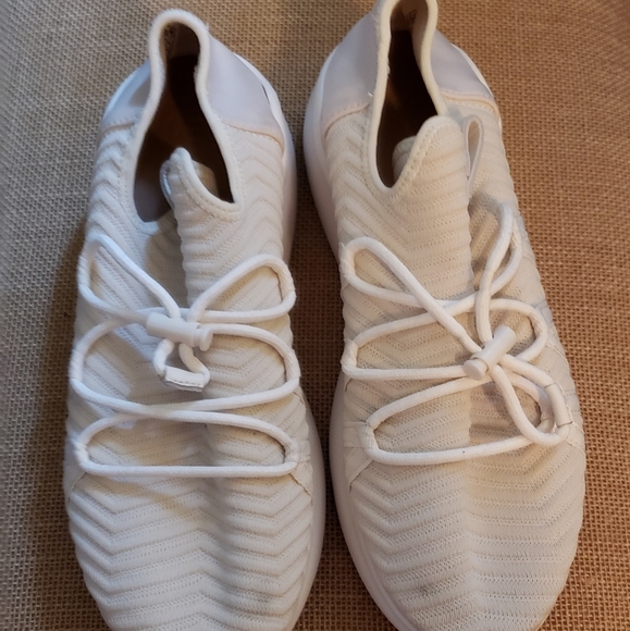 treadlite by ugg sneakers